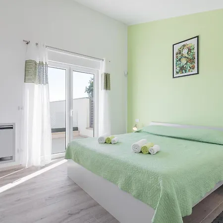 5 Bedroom Beautiful In Kujici