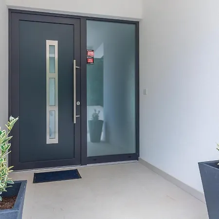 5 Bedroom Beautiful In Kujici