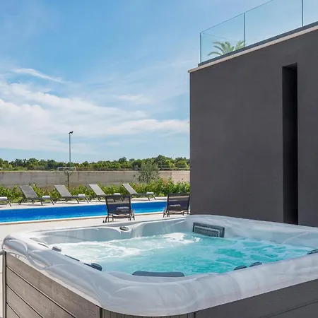 Awesome In Kujici With Sauna Vakantiehuis *