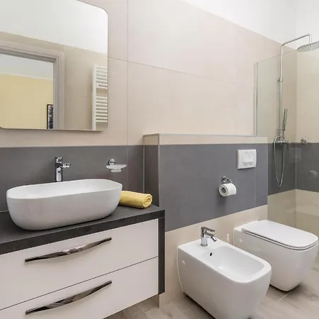 5 Bedroom Beautiful In Kujici Ferienhaus *