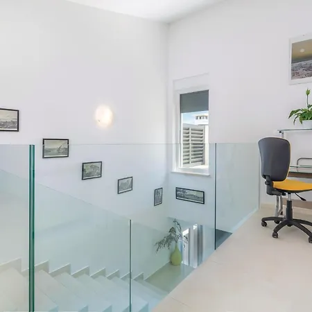 5 Bedroom Beautiful In Kujici * Hreljići